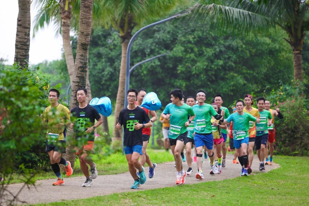 cung đường chạy bộ Ecopark Marathon đẹp nhất Việt Nam