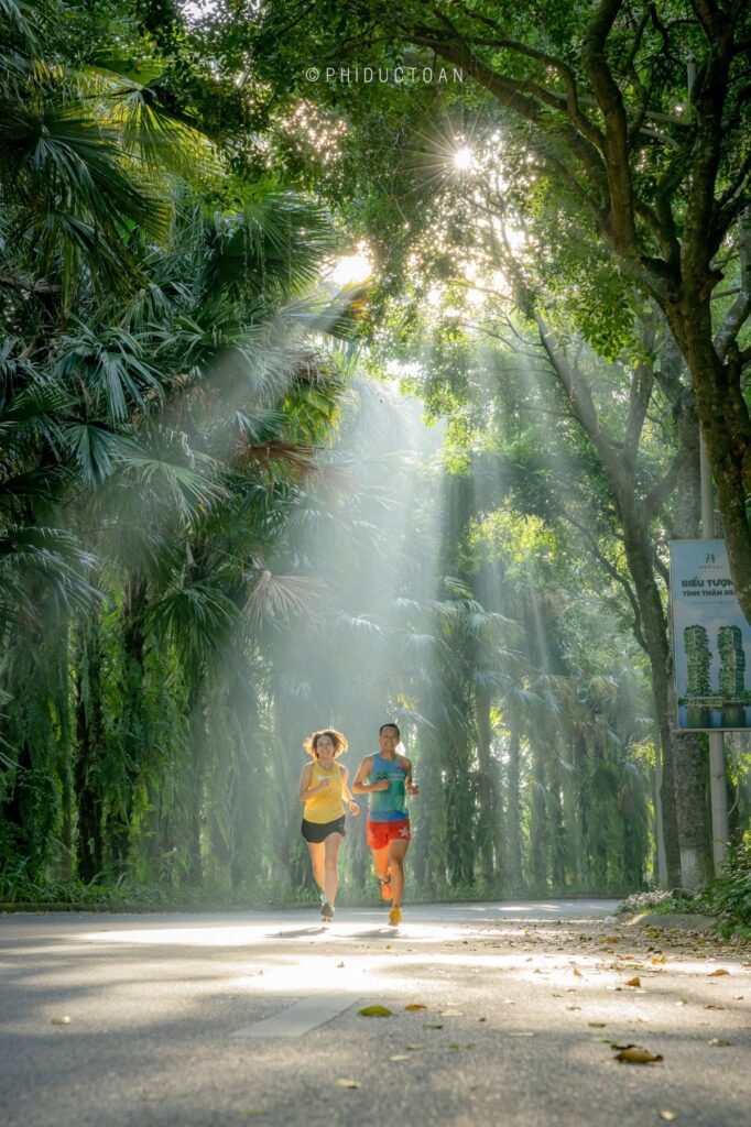 chạy bộ ở Ecopark
