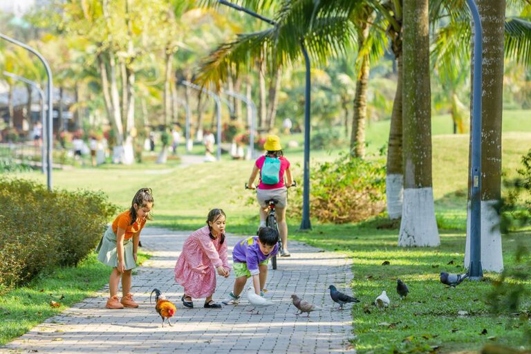 Review công viên hồ thiên nga Ecopark Văn Giang Hưng Yên Hà Nội - Swan Lake Park
